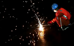 Chìm tàu sông Dương Tử: Cắt thân tàu để cứu hộ