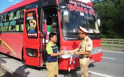 Lật tẩy vẻ sốt sắng nộp phạt của tài xế xe khách