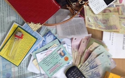 Mang vợ bầu đi... trộm cắp tài sản