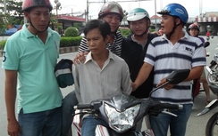 "Hiệp sỹ" Bình Dương bắt kẻ trộm cắp trên xe buýt