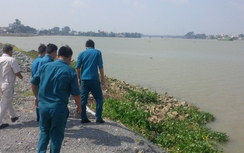 Kinh hoàng phát hiện một nam giới kẹt trong lưới đánh cá