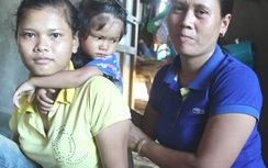 Kỳ diệu bé 2 tuổi sống sót trên lưng người mẹ chết đuối