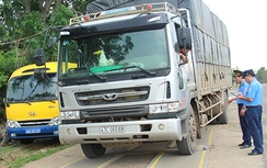 Xử lý hình sự xe chở quá tải trên 150% là cần thiết