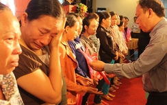 Bật khóc trước tấm lòng “Vòng tay nhân ái chia sẻ nỗi đau TNGT”