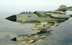 Soi chiến đấu cơ Tornado GR4 Anh không kích IS