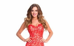 “Soi” váy dạ hội của các người đẹp tại Hoa hậu Hoàn vũ 2015