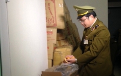 Phát hiện, bắt giữ gần 5 tấn bánh, mứt hết hạn sử dụng