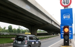 Tháo dỡ biển báo 40 km/h tại lối ra, vào đường cao tốc