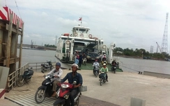 Tối 13/1, cắt đê biển để thông Luồng sông Hậu