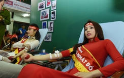 Hoa hậu Kỳ Duyên cùng hàng nghìn bạn trẻ tại Chủ nhật đỏ