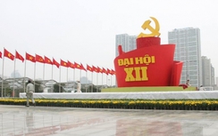 "9 Ủy viên Bộ Chính trị không tái cử là đáng khâm phục"