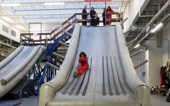 Đằng sau nụ cười hoàn hảo của tiếp viên hàng không