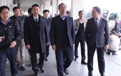 Thứ trưởng Bộ GTVT chứng kiến "cò" chèo kéo khách tại bến xe