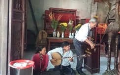 Du khách nườm nượp đổ về Đền Trần dù chưa chính hội