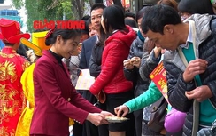 Bỏ làm, xếp hàng, mua vàng Thần Tài