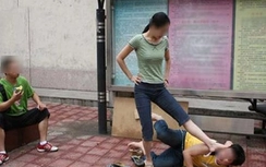 Mẹ cùng con gái đánh chết chồng nghiện rượu