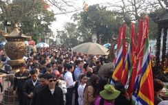Lễ khai ấn Đền Trần 2016: "Đừng chen lấn và lo hết ấn"