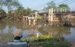 Thi thể học sinh cấp 2 trôi trên sông Bảo Định