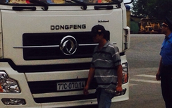 Bình Thuận: Tài xế xe tải "thi gan" cùng lực lượng trạm cân