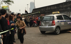 Chủ xe taxi đâm 2 bà cháu nói gì với công an?