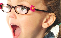 Thực hư bấm huyệt, thiền, yoga chữa được cận thị