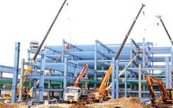 Đẩy nhanh tiến độ thi công nhà giữ xe sân bay Tân Sơn Nhất