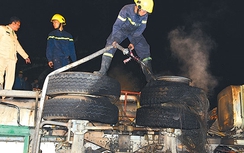 Xe đầu kéo đâm xe khách ở Hòa Bình: Thảm họa đến từ đâu?