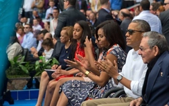 Vì sao ông Obama vẫn xem bóng chày sau vụ đánh bom Brussels?