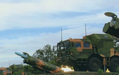 Soi tên lửa hành trình YJ-62 Trung Quốc tập trận trên đảo Phú Lâm