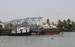 Trục vớt thành công các nhịp cầu Ghềnh dưới sông Đồng Nai