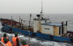 Video: Bắt tàu Trung Quốc xâm phạm biển Việt Nam
