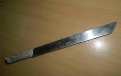 Nghịch tử chém cha dượng trọng thương vì... không thích