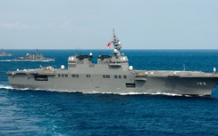 Tàu sân bay "khủng" của Nhật Bản tập trận trên Biển Đông