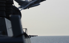 Máy bay Nga "tạt đầu" tàu Mỹ: Nhà Trắng nổi giận!