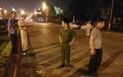 Kinh hoàng xe máy kẹp 3 đâm 7 người thương vong