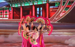 “Huế mãi trọn tình”... giã bạn Festival Huế 2016