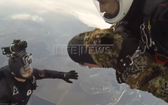 Video: Cựu binh Nga 91 tuổi nhảy dù mừng Ngày Chiến Thắng