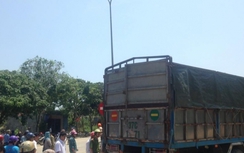 Điểm tin TNGT 16/5: Lao vào đuôi xe, chồng chết, vợ nguy kịch