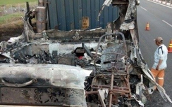 Xe container bốc cháy trên cao tốc Long Thành – Dầu Giây