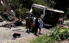 Nạn nhân vụ nổ xe khách ở Lào: Tôi bị thổi bay khỏi xe