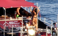 "Đánh trận" trên biển, Ronaldo còn đủ sức tung hoành tại EURO 2016?