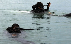 Tàu “nhìn” xuyên biển và đặc công nước đi tìm máy bay Casa