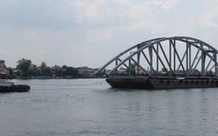 Hoàn thành lai dắt 3 nhịp dầm cầu Ghềnh "khủng" ra công trường