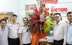 Nhiều cơ quan chúc mừng VP Báo Giao thông tại TP.HCM dịp 21/6