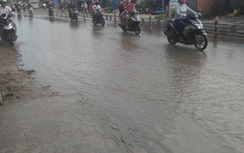 Đường ngập nước, nguy cơ mất ATGT ở quận Cái Răng