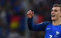 "Người bị ghét vì đốn Ronaldo" nhận giải cầu thủ xuất sắc nhất