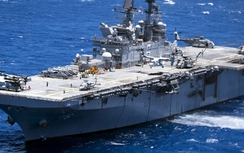 Khu trục Nga lại áp sát tàu chiến Mỹ
