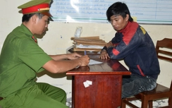 Trinh sát tóm gọn kẻ giấu ma túy trong bao thuốc lá