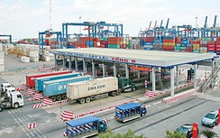 Khó xử phạt xe quá tải vào cảng biển, vì sao?