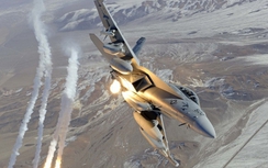 Chiến cơ Mỹ chặn đầu máy bay Syria